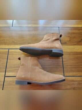 Men's Suede Boots in Tan